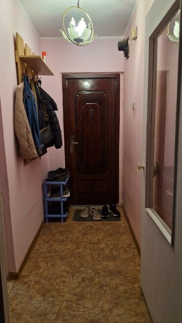 ищу квартиру без хозяина: 2 бөлмө, 56 кв. м, 104-серия, 5 кабат, Косметикалык ремонт