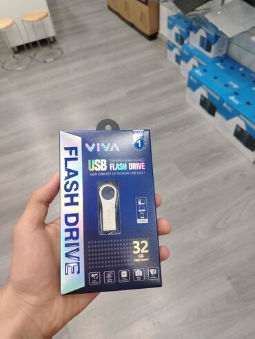 Мониторы: Флеш карта 32 ГБ, USB 3.1