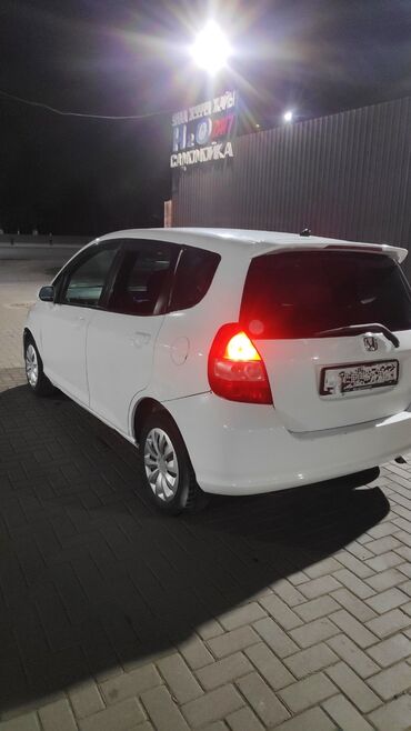 мото чопер: Honda Fit: 2003 г., 1.3 л, Автомат, Бензин, Хэтчбэк