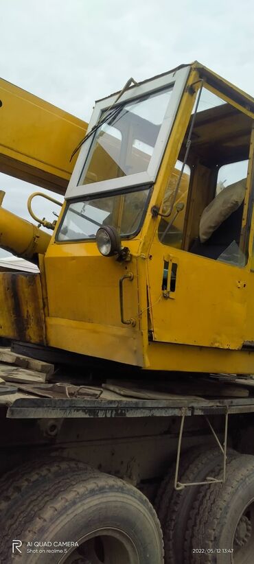 Sbor motorlar və silindr başlıqları: Ağır texnika üçün dizel mühərriki - 6 silindrli, V tipli quruluş - — 11