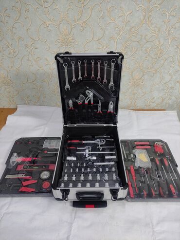 чемодан с инструментами: Набор ключ 187 элемент, оргинал, алюминневый чемодан