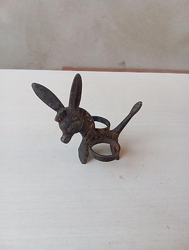 Qab-qacaq və mətbəx ləvazimatları: Mətbəx və dekor üçün qarışıq dəst Tərkib: - Tökmə metal fincan — 3