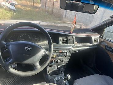 Opel: Opel Vectra: 1997 г., 1.8 л, Кол менен иштөөчү, Бензин, Седан — 4