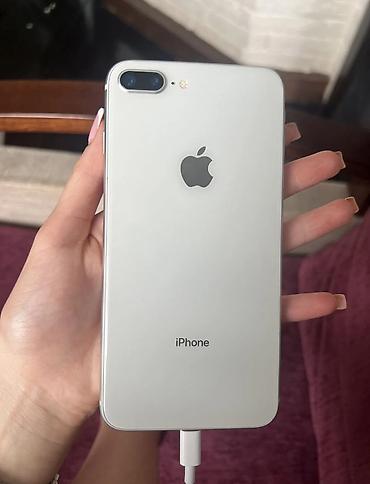 ios 8: IPhone 8+ Цвет Серебристый передняя панель белая. Внешнее состояние — 3