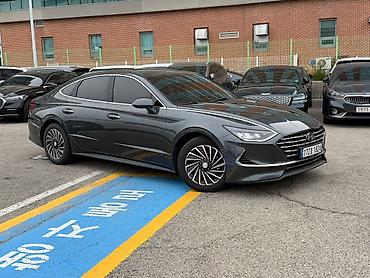 Транспорт: Hyundai Sonata: 2022 г., 2 л, Автомат, Гибрид, Седан — 2
