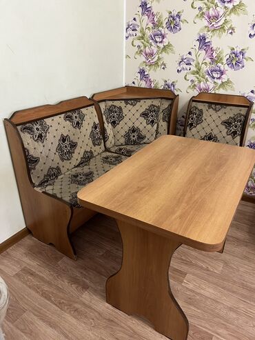 продаю бу кухонный уголок: Кухонный мягкий уголок, Б/у, ЛДСП