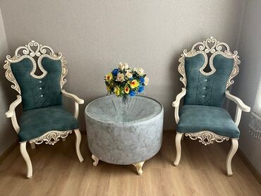 Qonaq otağı dəstləri: İşlənmiş, Kreslo