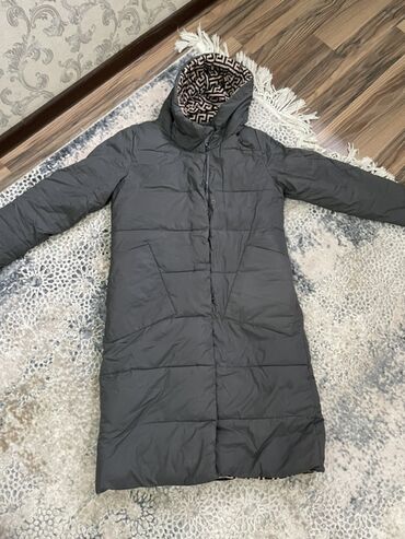 длинное трикотажное платье с капюшоном: Удлиненный женский пуховик с капюшоном - Цвет: графитовый