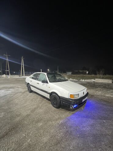 прицеп для легкового авто цена: Volkswagen Passat: 1988 г., 1.8 л, Механика, Бензин, Седан