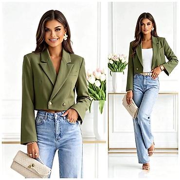 Sakoi: Ženski kratki blejzer – elegantan, modernog kroja

Sako: 2.500dinara — 4