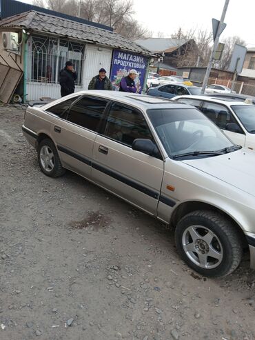 Mazda: Mazda 626: 1988 г., 2.2 л, Механика, Бензин, Седан — 7