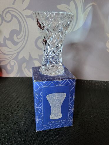 Vaze i saksije: Vaza, Novo — 1