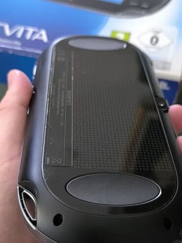 PS Vita (Sony Playstation Vita): Prodajem Sony Playstation VITA konzolu. Model 1004 sa odlicnim OLED — 5