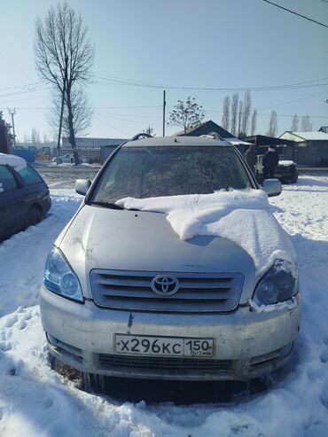 камири машина: Toyota Verso: 2002 г., 2.2 л, Механика, Дизель, Минивэн