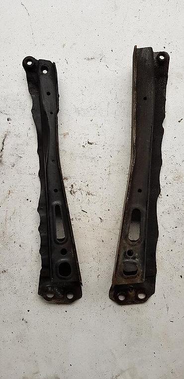 UPORNI NOSACI PR. GREDE ZA TOYOTA RAV 4 OD 2006. DO 2012. GOD na lalafo.rs UPORNI NOSACI PR. GREDE ZA TOYOTA RAV 4 OD 2006. DO 2012. GOD