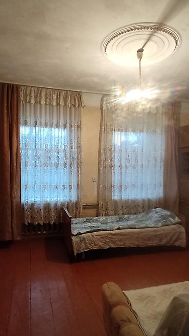 Продажа коттеджей и домов: Продается дом с участком и гаражом площадью 5.5 соток в — 12