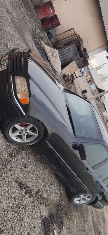 Mercedes-Benz: Mercedes-Benz : 1995 г., 1.8 л, Механика, Бензин, Седан