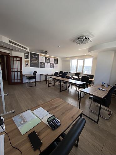 Аренда офисов: Аренда офисов, 135 м², В бизнес центре, С видом на горы, С оборудованием, С отдельной кухней — 3