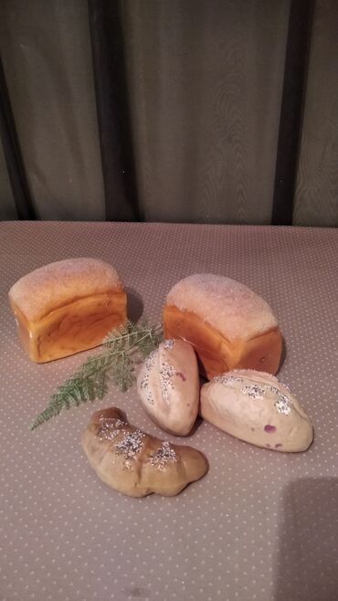 хлеб булка: Бутафория хлеб и булочки. набор 900 сом. Для оформления витрин и