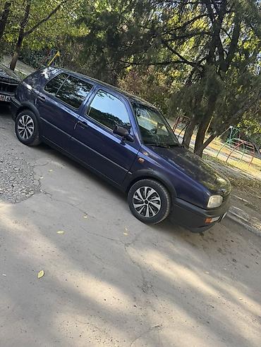 Volkswagen: Volkswagen Golf: 1994 г., 1.6 л, Механика, Бензин, Хэтчбэк — 6
