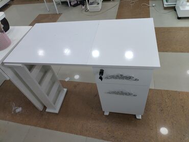 Salon masaları: Yeni, Manikür üçün masa