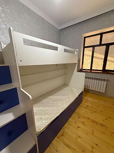 dosek matras: Uşaq üçün ikimərtəbəli çarpayı-dolab sistemi - Rəng: ağ-göy — 1