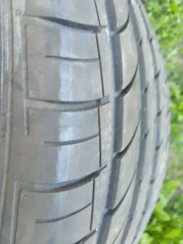 Gume i felne: 2 komada. Kao Nove — 10