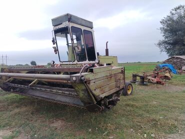 Kombaynlar: Texnika saz vəziyyətdədir. Alana üstündə demək olarki bir traktorun -da lalafo.az — 11 Kombaynlar: Texnika saz vəziyyətdədir. Alana üstündə demək olarki bir traktorun — 11