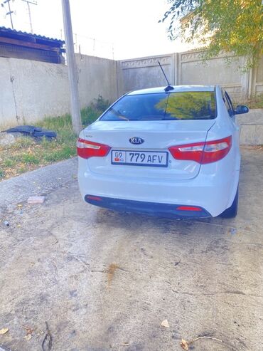 купить зикр в бишкеке: Kia Rio: 2014 г., Седан