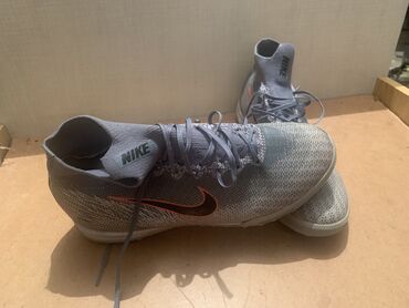 Кроссовки и спортивная обувь: Мужские кроссовки, 41.5, Nike, Б/у, цвет - Коричневый, Самовывоз