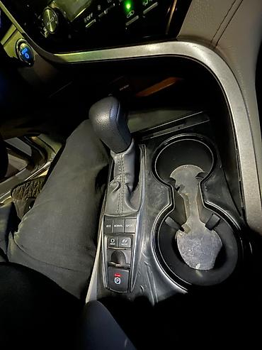 e2 byd: Toyota Camry: 2020 г., 2.5 л, Автомат, Гибрид, Седан — 5
