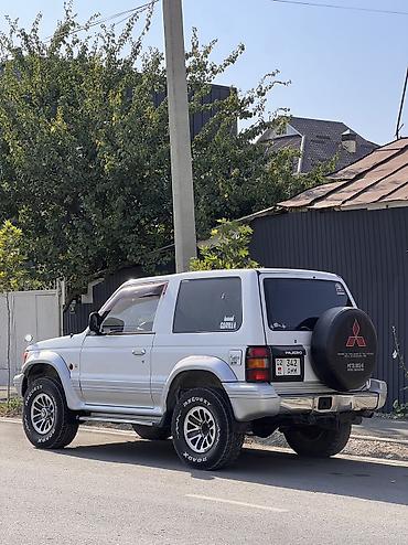 справа: Mitsubishi Pajero: 1992 г., 2.5 л, Автомат, Дизель, Внедорожник — 7