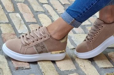Women's Sneakers and athletic shoes: 41 — 6