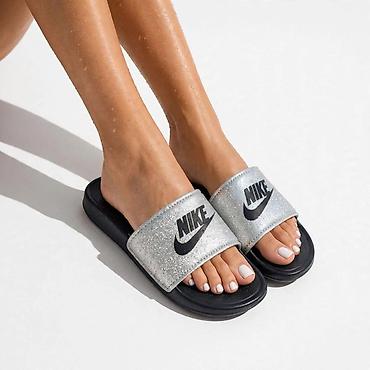 ideal dale: Nike ženske papuče – klizači sa šljokičastim sjajem - Model: klasične — 1