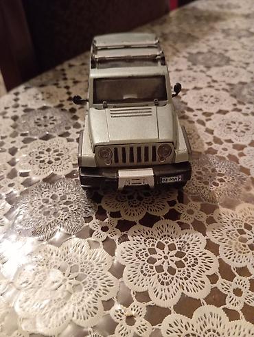 jeep wj: Metaldan hazırlanmış ofroud üslubunda miniatür SUV maşın modeli — 1