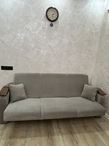 Mebel: Divan, İşlənmiş, Açılan, Bazalı, Vеlur parça, Çatdırılma yoxdur