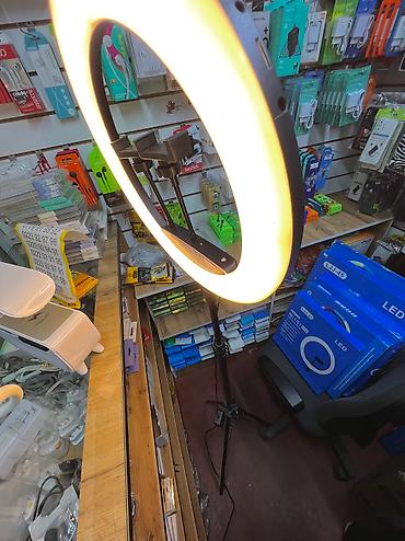 автомобильные лампы: Продаются Лампы для видеосъёмок,
есть во всех размерах и в поцветке — 3
