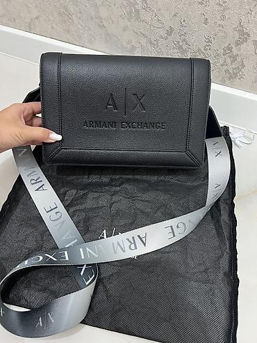 Çiyin çantası, Armani Exchange, İşlənmiş