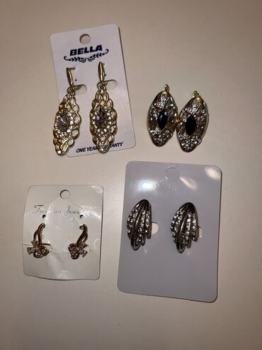 Sırğalar: Bijuteriya sırğalar. Hər şəkildəkinin Hamısı birlikdə 8 manat -da lalafo.az — 4 Sırğalar: Bijuteriya sırğalar. Hər şəkildəkinin Hamısı birlikdə 8 manat — 4