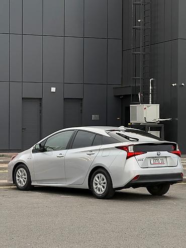 экономия бензин: Toyota Prius: 2021 г., 1.8 л, Автомат, Гибрид, Лифтбек — 5