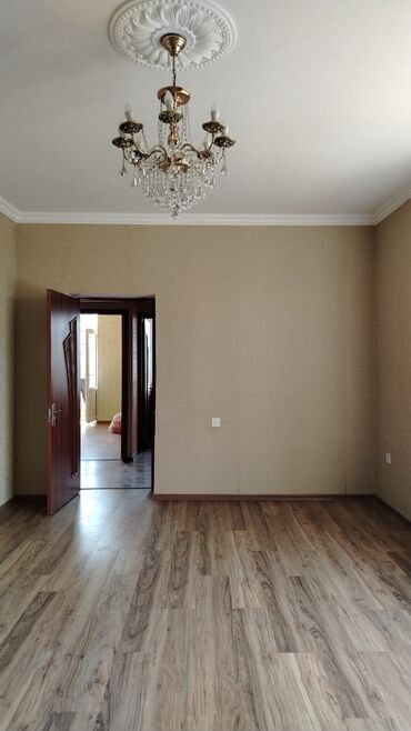 Otaqların satışı: 3 otaqlı mənzil – işıqlı və səliqəli planlama - Geniş zal: klassik — 10