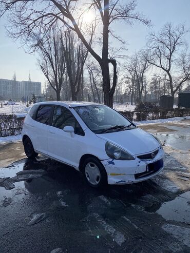 Honda: Honda Fit: 2002 г., 1.3 л, Автомат, Бензин, Седан