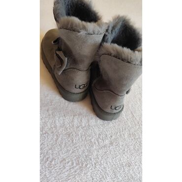Ugg obuća: Ugg čizme, bоја - Siva, 39 na lalafo.rs — 5 Ugg obuća: Ugg čizme, bоја - Siva, 39 — 5