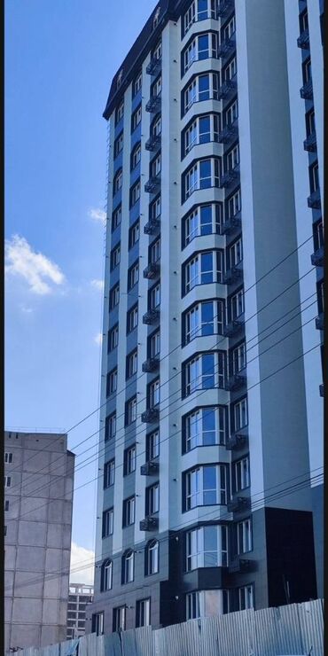 квартиры кок жаре: 1 бөлмө, 44 кв. м, Элитка, 13 кабат, ПСО (өзү оңдоп түзөтүп бүтүү үчүн)