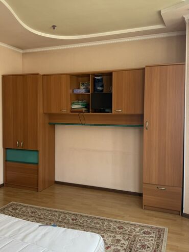 шкаф в спальню: Уктоочу бөлмө гарнитуру, ДСП