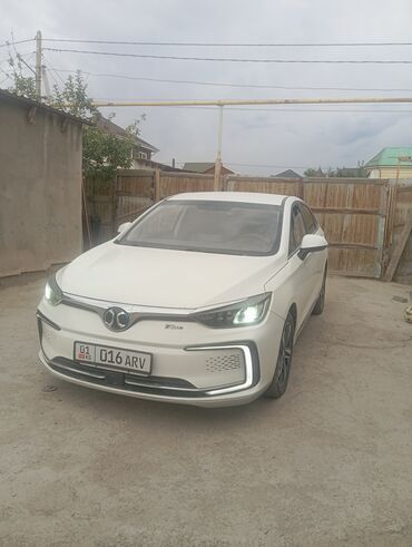 электромобиль neta: BYD : 2019 г., 5.5 л, Автомат, Электромобиль, Седан