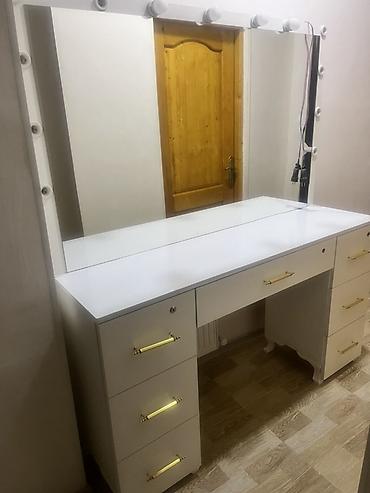 makyaj ucun masa: Vizaj masası – salon və ev istifadəsi üçün - Geniş iş səthi olan — 1