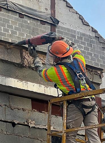 Digər tikinti xidmətləri: 🔨 SÖKÜNTÜ İŞLƏRİ GÖRÜRÜK 🔥 🏠 Köhnə təmirdən bezmisiniz? Biz sizin üçün — 1