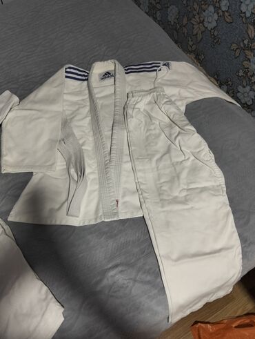 Ролики для пресса: Adidas cüdo kimono dəsti - Marka: adidas (orijinal loqo və üç zolaq