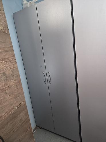 Metall ofis şkafı – 2 qapılı, boz rəng. - Kompakt ölçü: dar enli